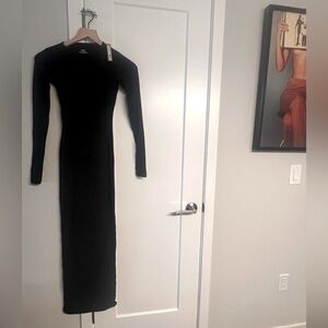 Skims Fits Everybody crew neck long sleeve dress, black, XXS